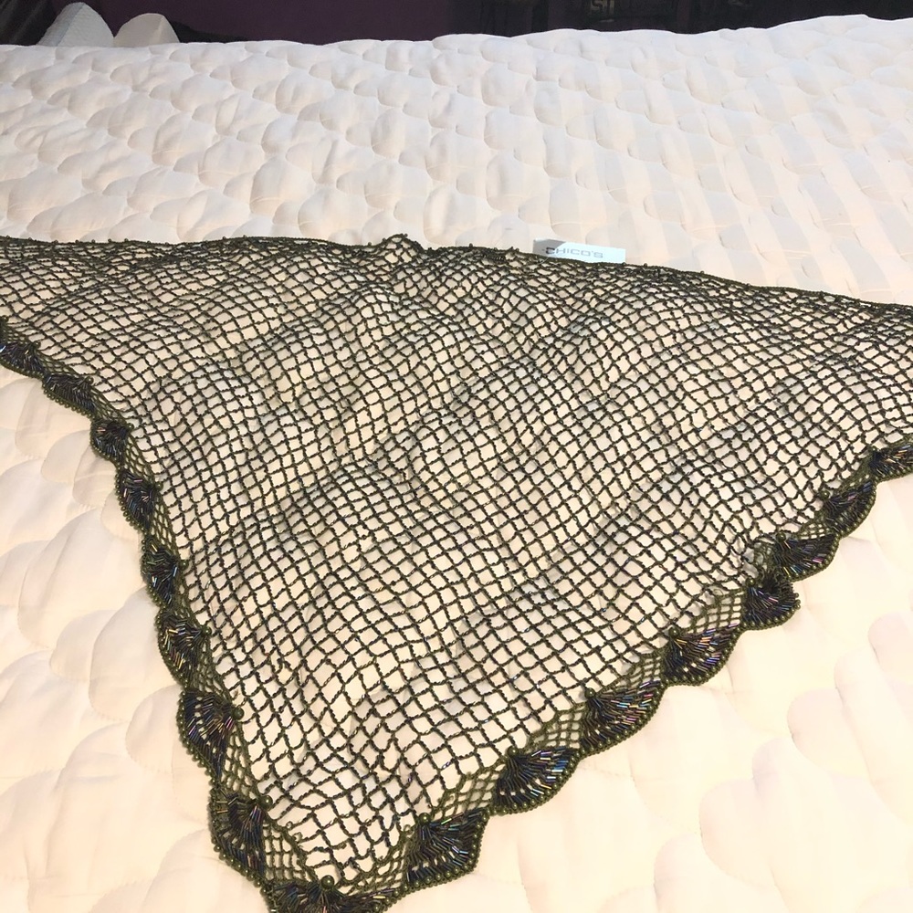 RADIENCE TRIANGLE WRAP
